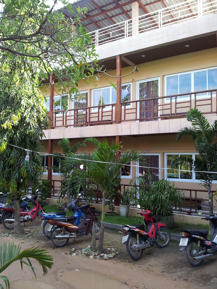 Silver Sands Beach Resort 84/100