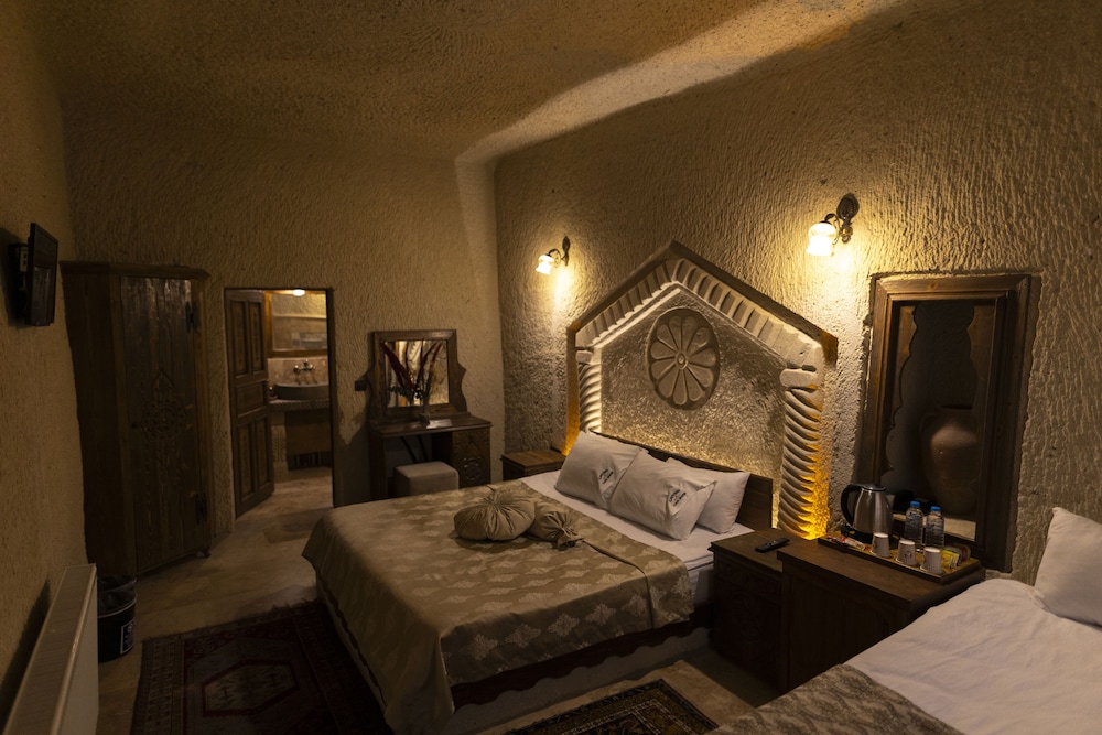 Cavusin Cave House 14/50