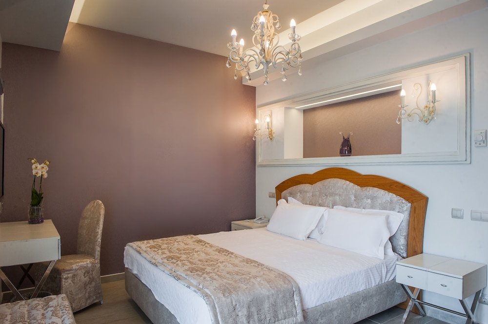ANTIGONI BEACH HOTEL 33/85
