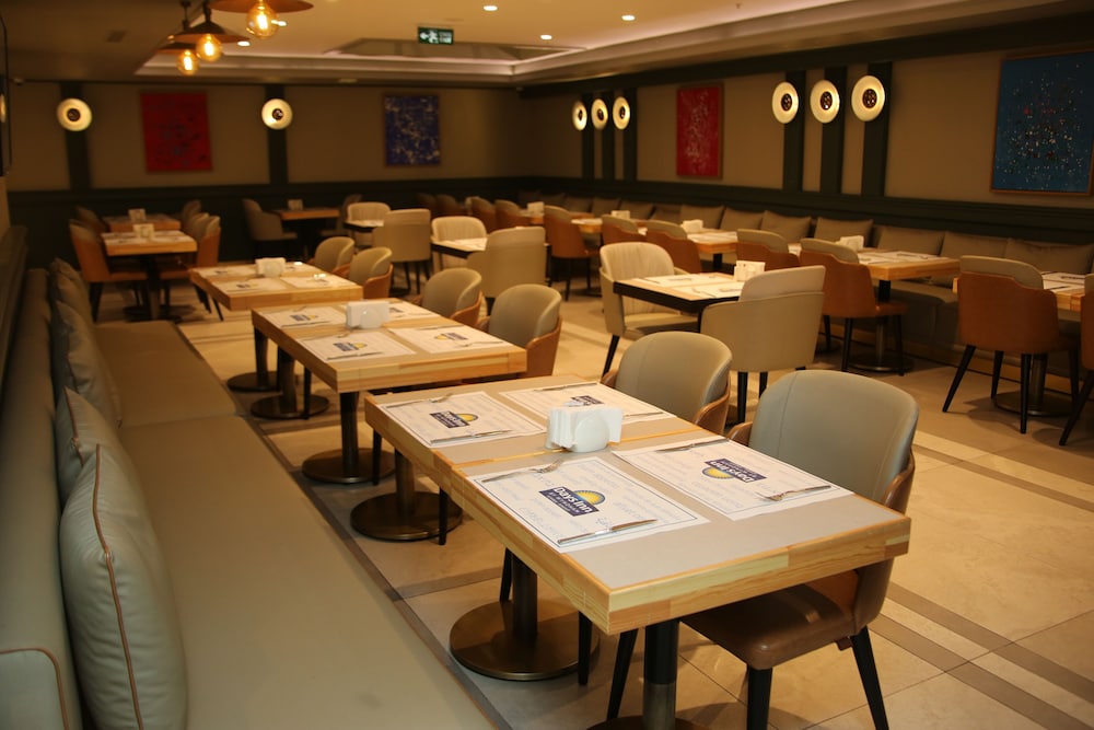 Days Inn by Wyndham Istanbul Bomonti 31/50