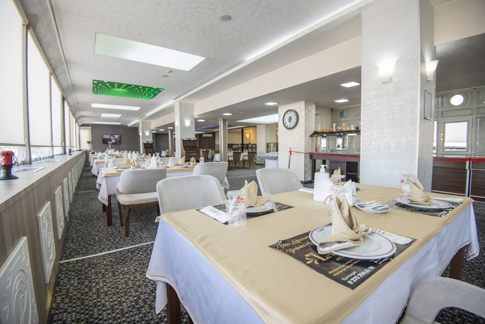 Mcg Marble Hotel 42/51
