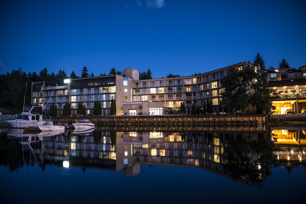 Oceanfront Suites At Cowichan Bay 1/63