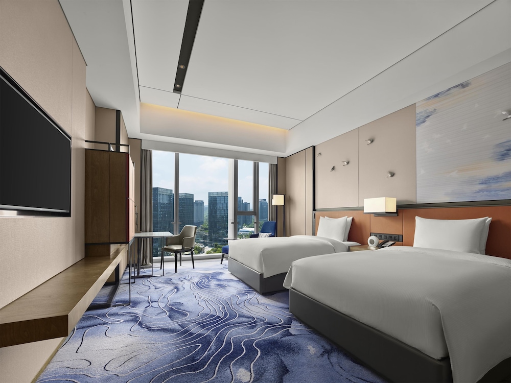 EXECUTIVE, TWIN BEDS