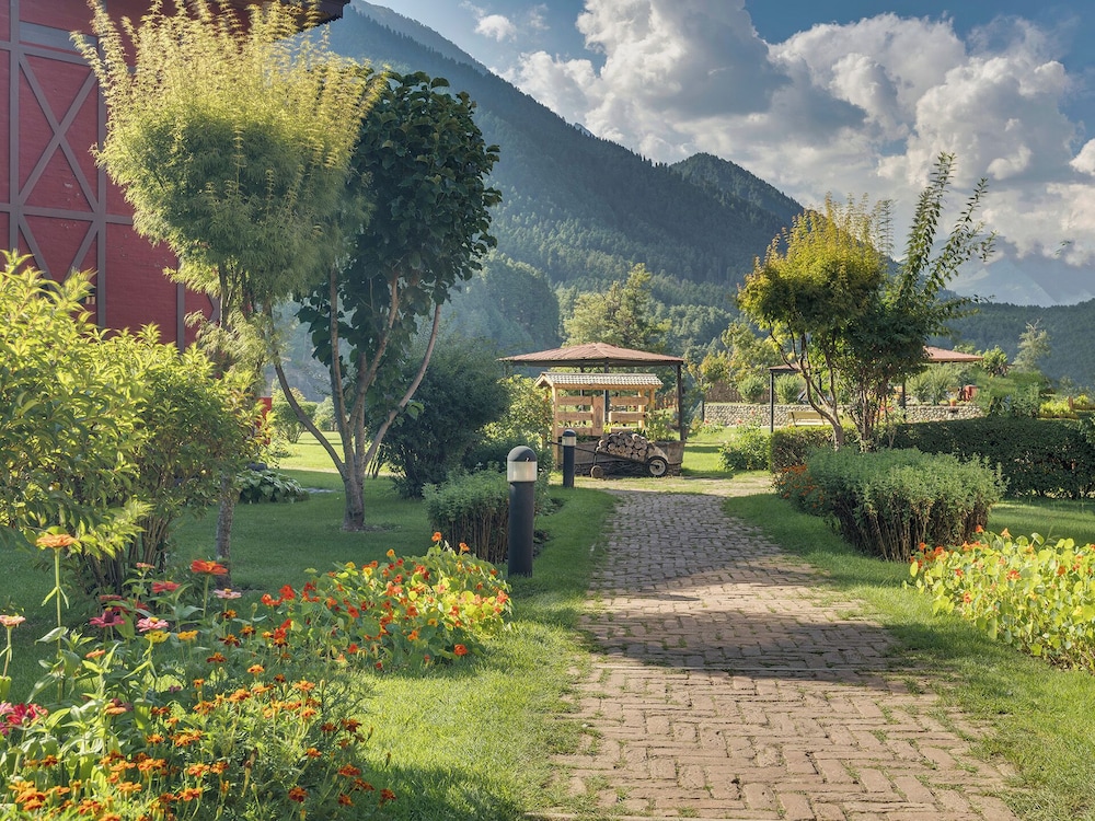 PAHALGAM HOTEL 35/39