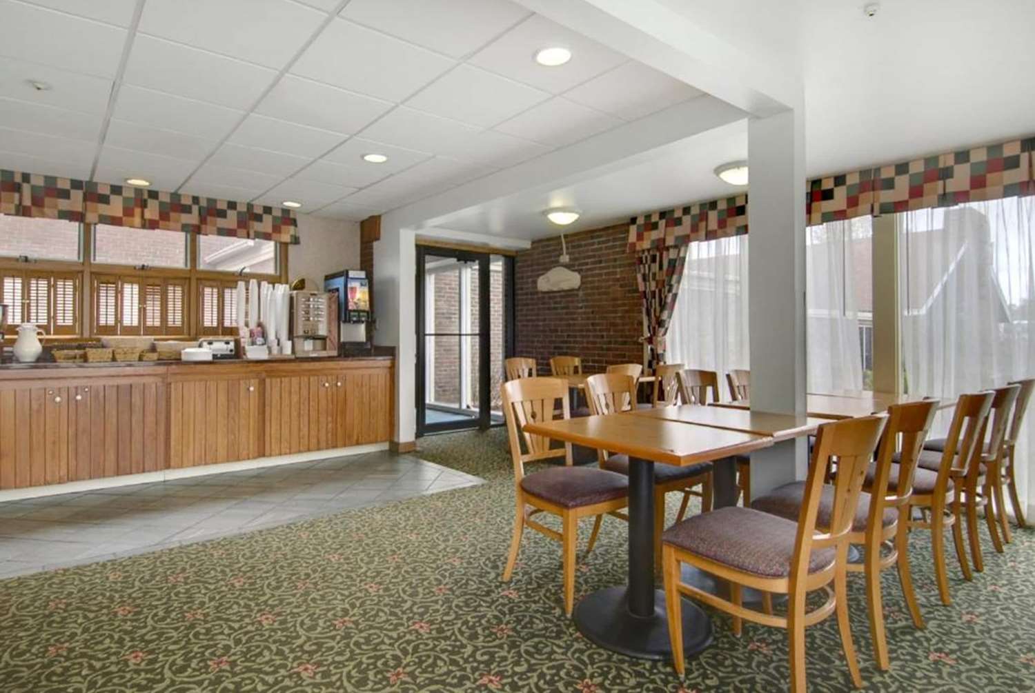 restaurant cafeteria