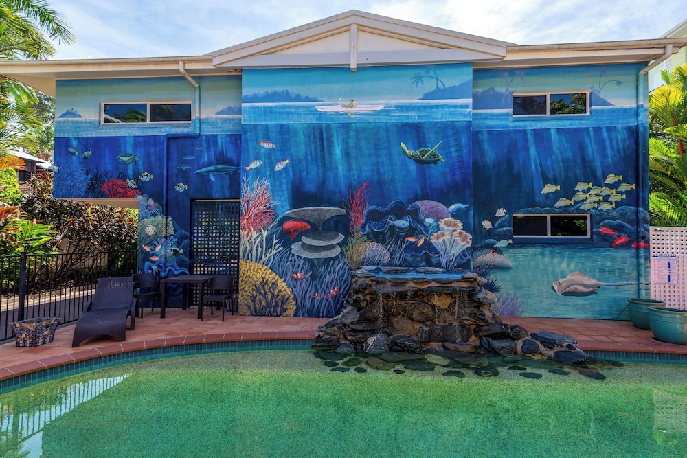 PORT DOUGLAS MOTEL 3/73