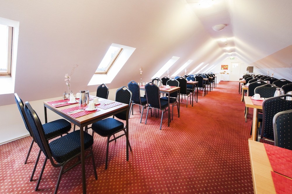 Azimut Hotel Erding 50/59