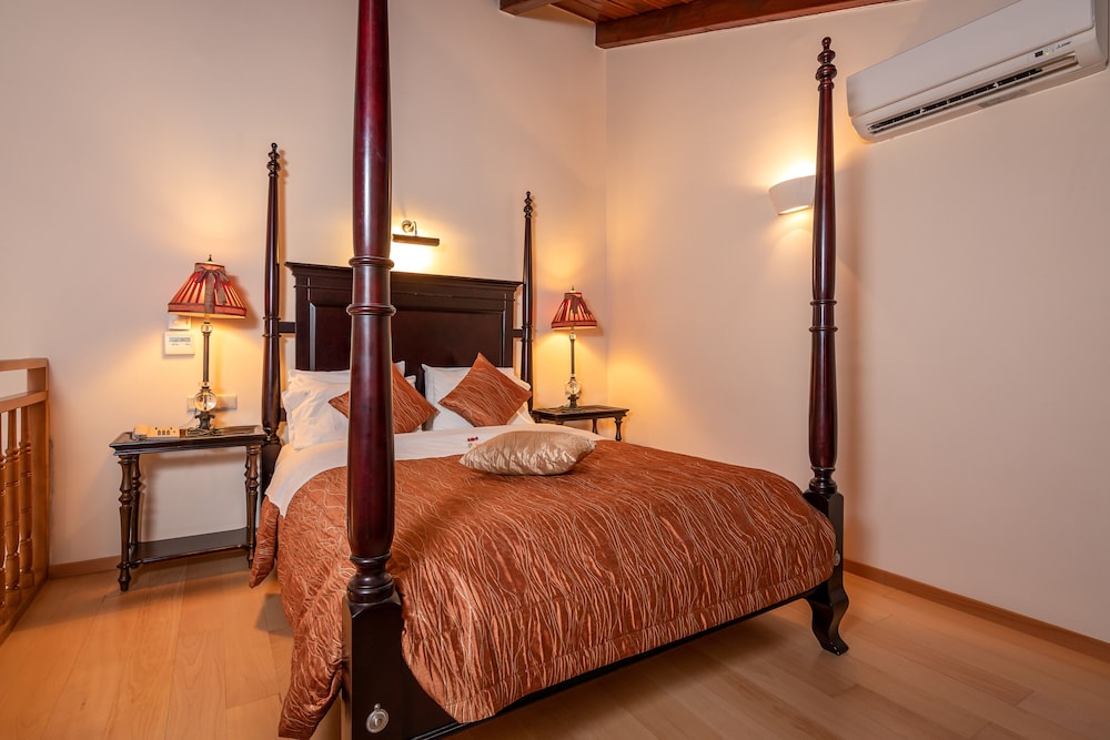 Palazzino Di Corina 18/50