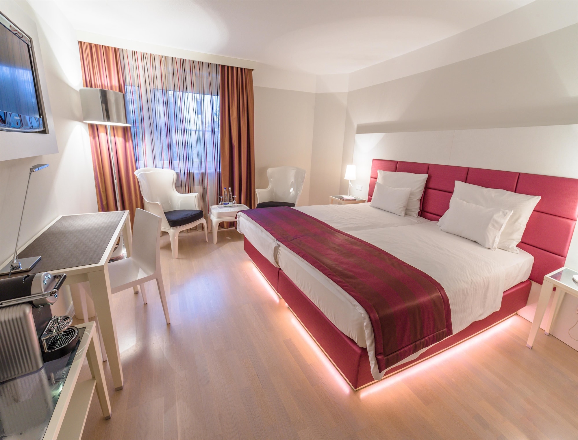 SUPERIOR, DOUBLE BED