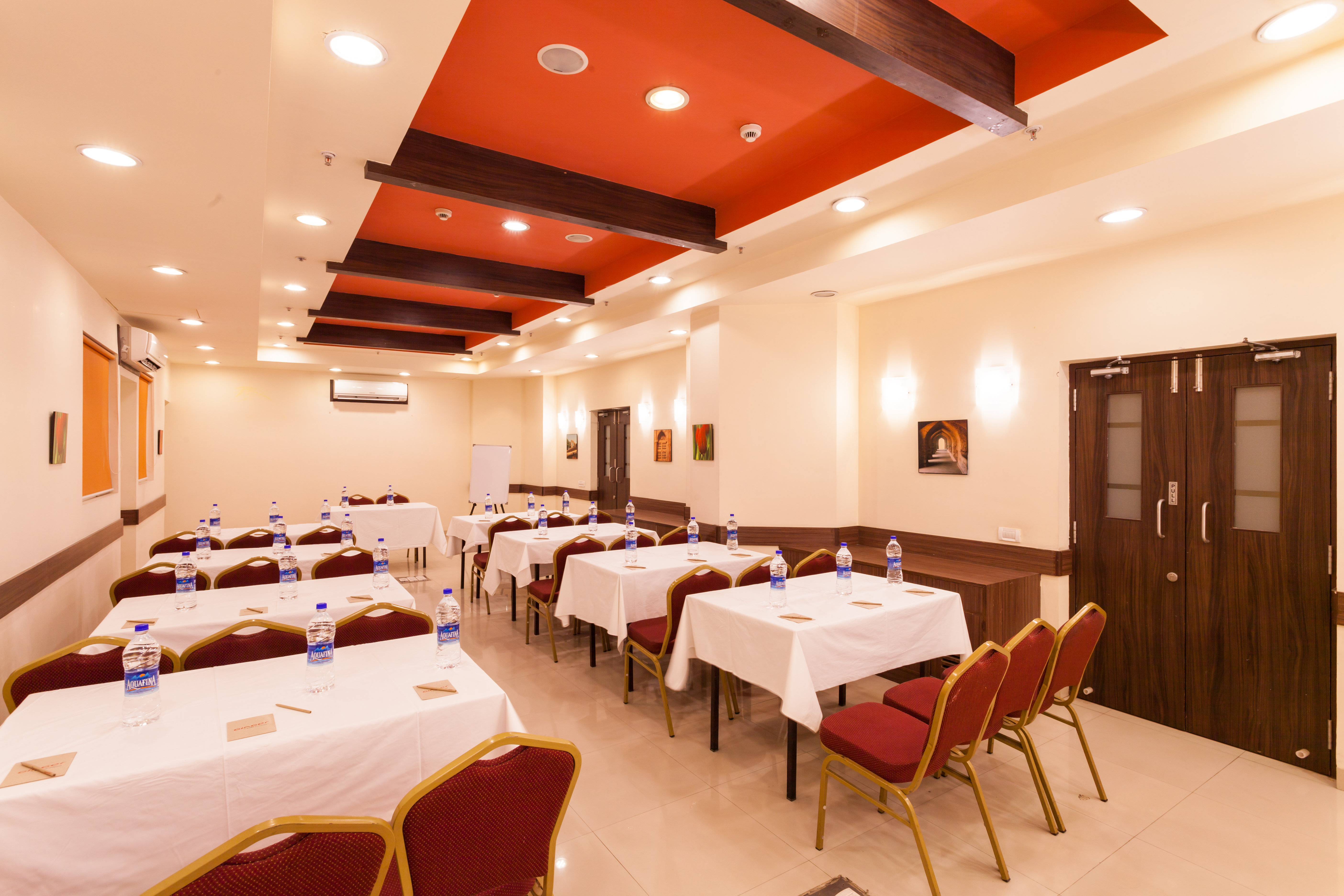 Ginger Hotel Indore 44/53