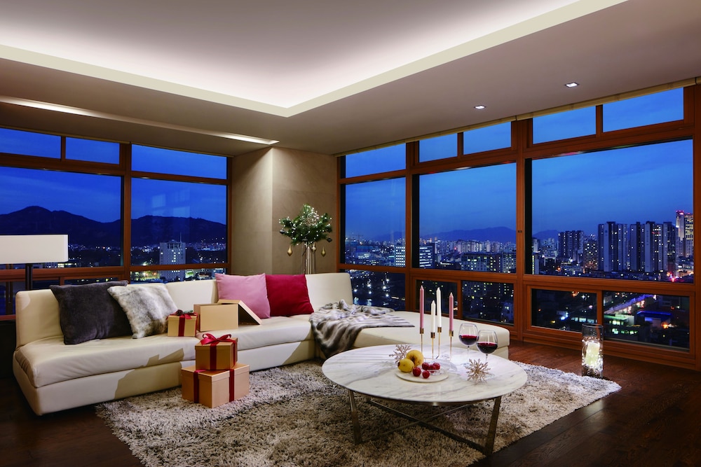 The Classic 500 Pentaz Executive Residence 47/73