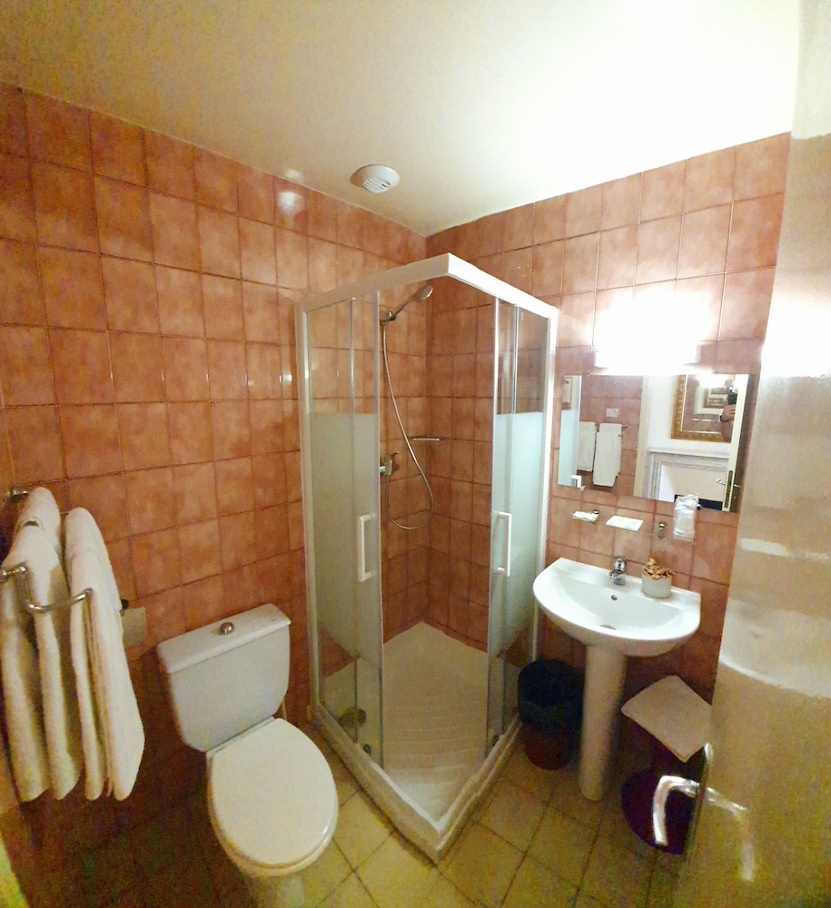 Richelieu Hotel 49/68