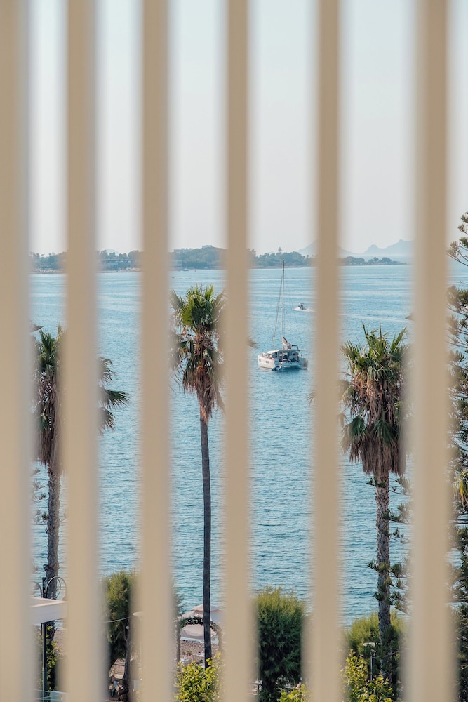 Kos Divine hotel & Suites 70/74