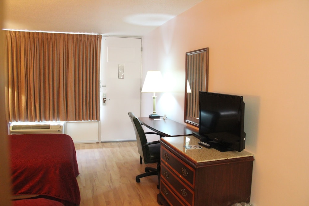 Norfolk Country Inn Suites 35/37