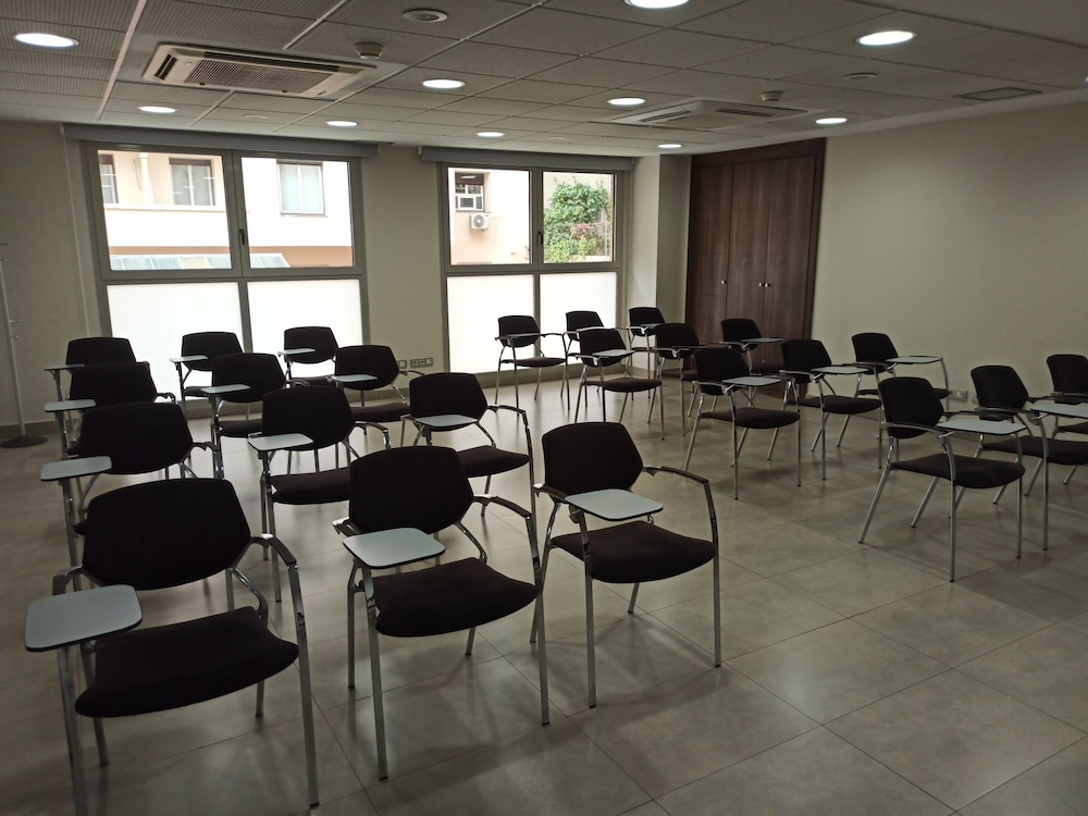Suites Viena Plaza de Espana 54/61