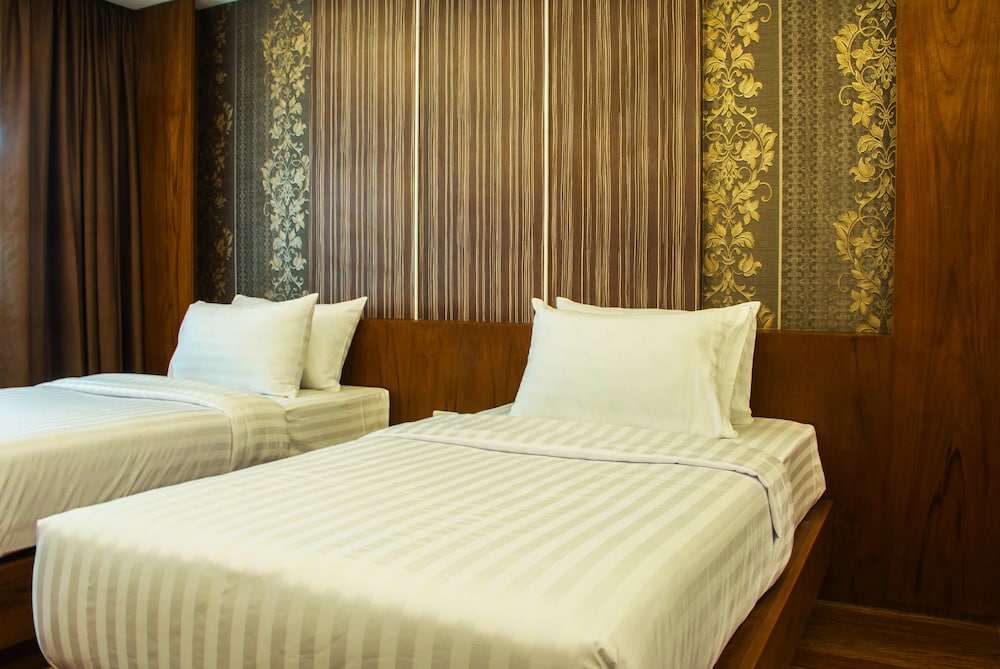 Phi Phi Cliff Beach Resort 21/69