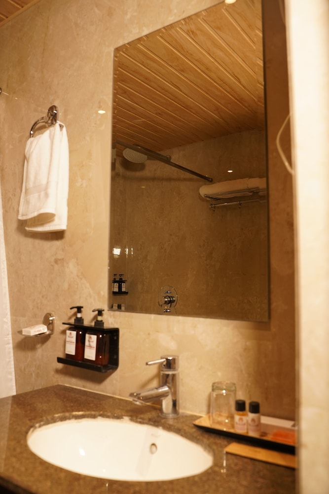 HOTEL GORBANDH 46/48
