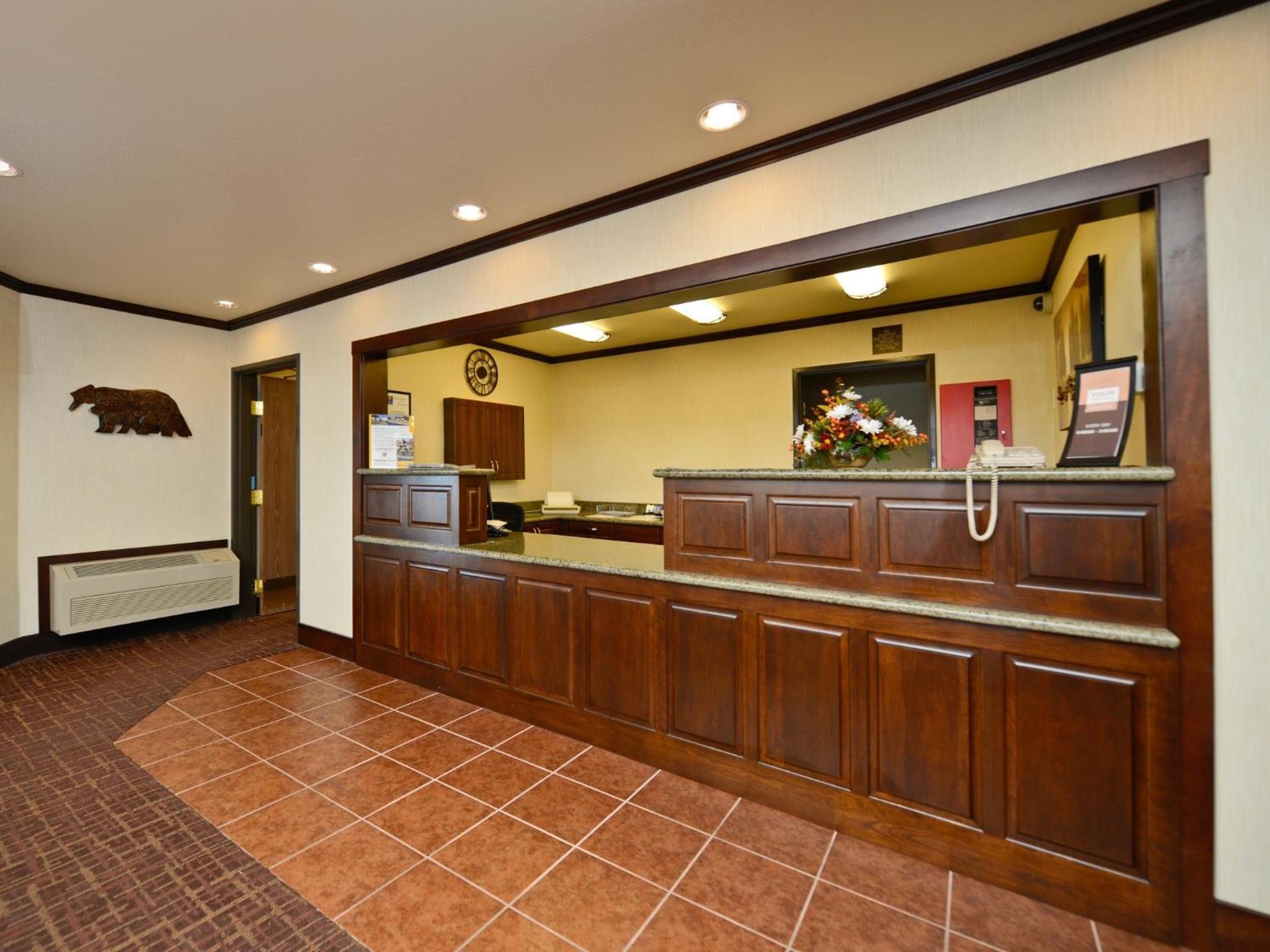 Yellowstone West Gate Hotel 4/51