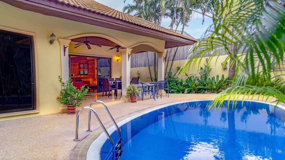 Coconut Paradise Villas 43/50