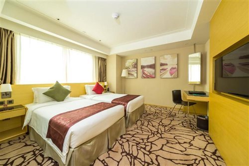 Deluxe, Double or Twin Bed