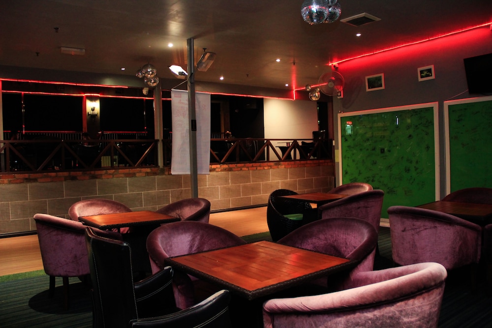 Shervinton Executive Boutique Hotel 41/60