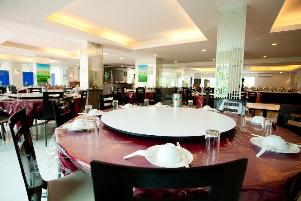 Sunday Platinum Suites 37/50