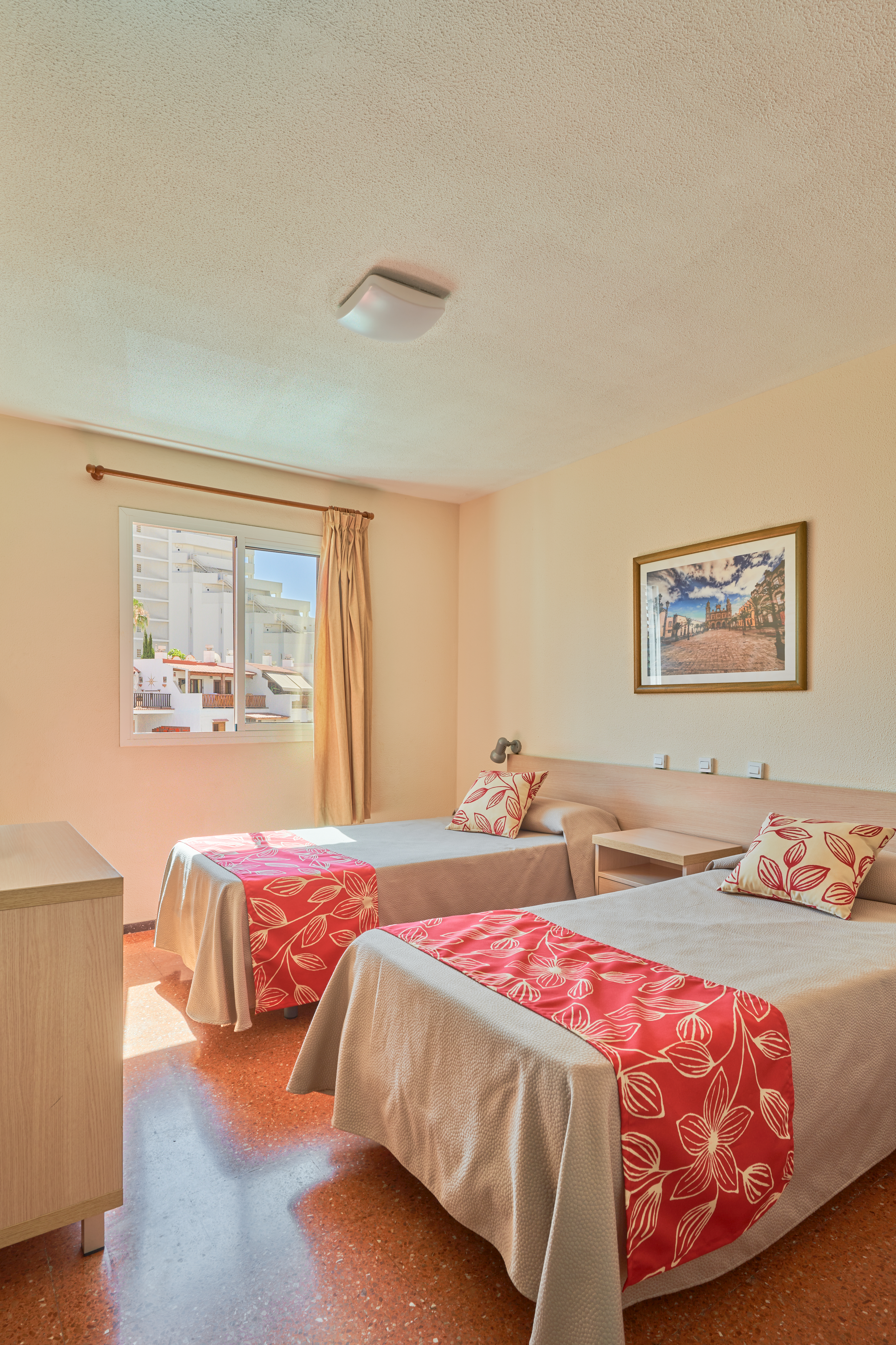 2 BEDROOMS, SEA VIEW