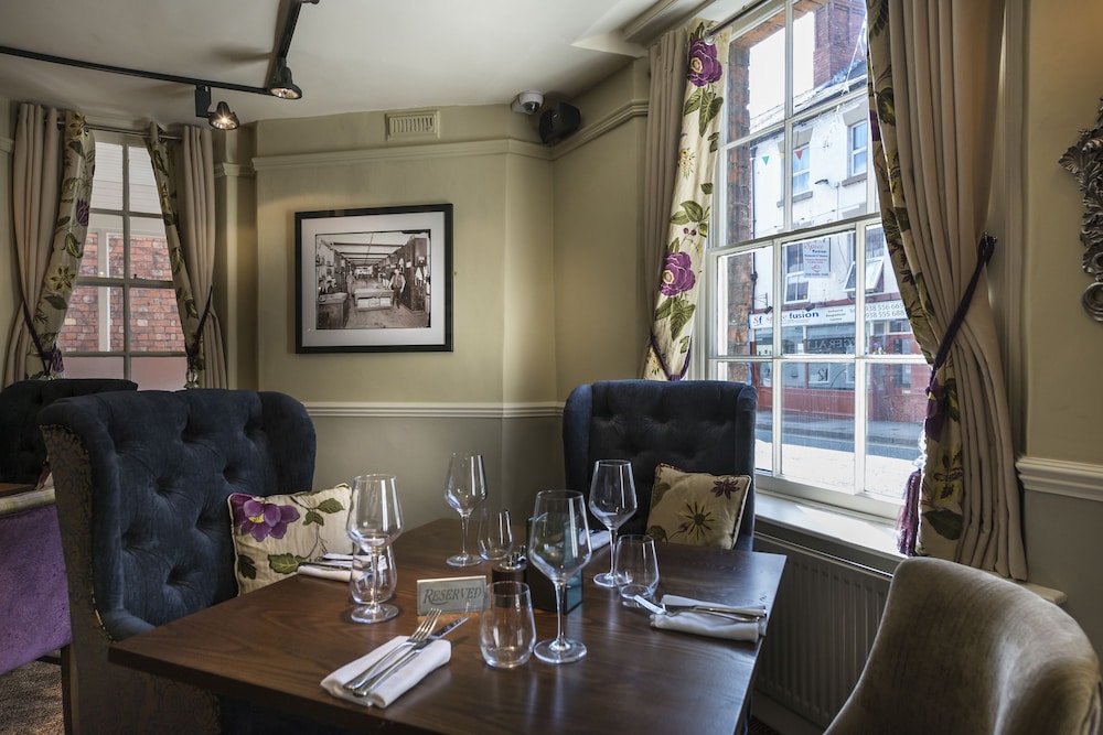 Royal Oak Hotel 31/47