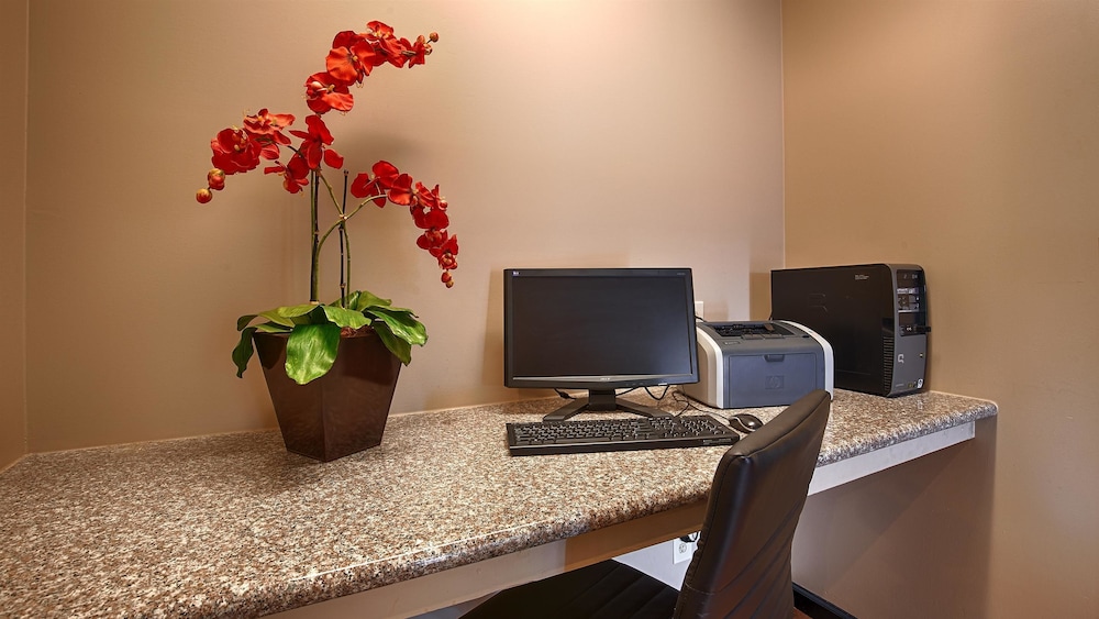 Best Western Plus Gen X Inn 30/30