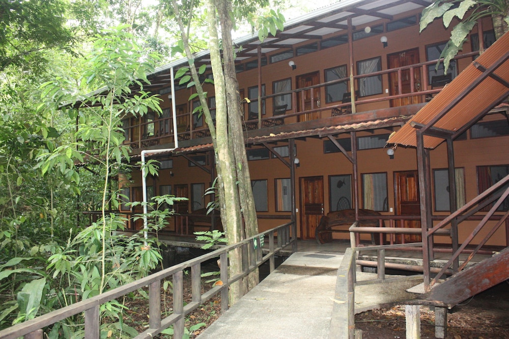 Hotel Rana Roja Lodge 9/50