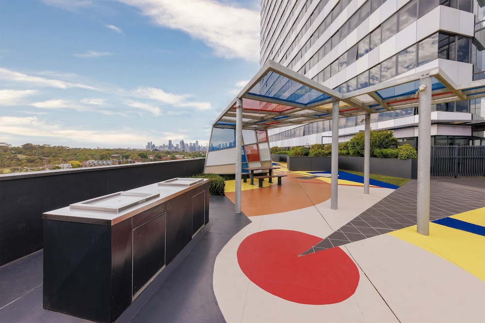 Oaks Melbourne Flemington Suites 38/46