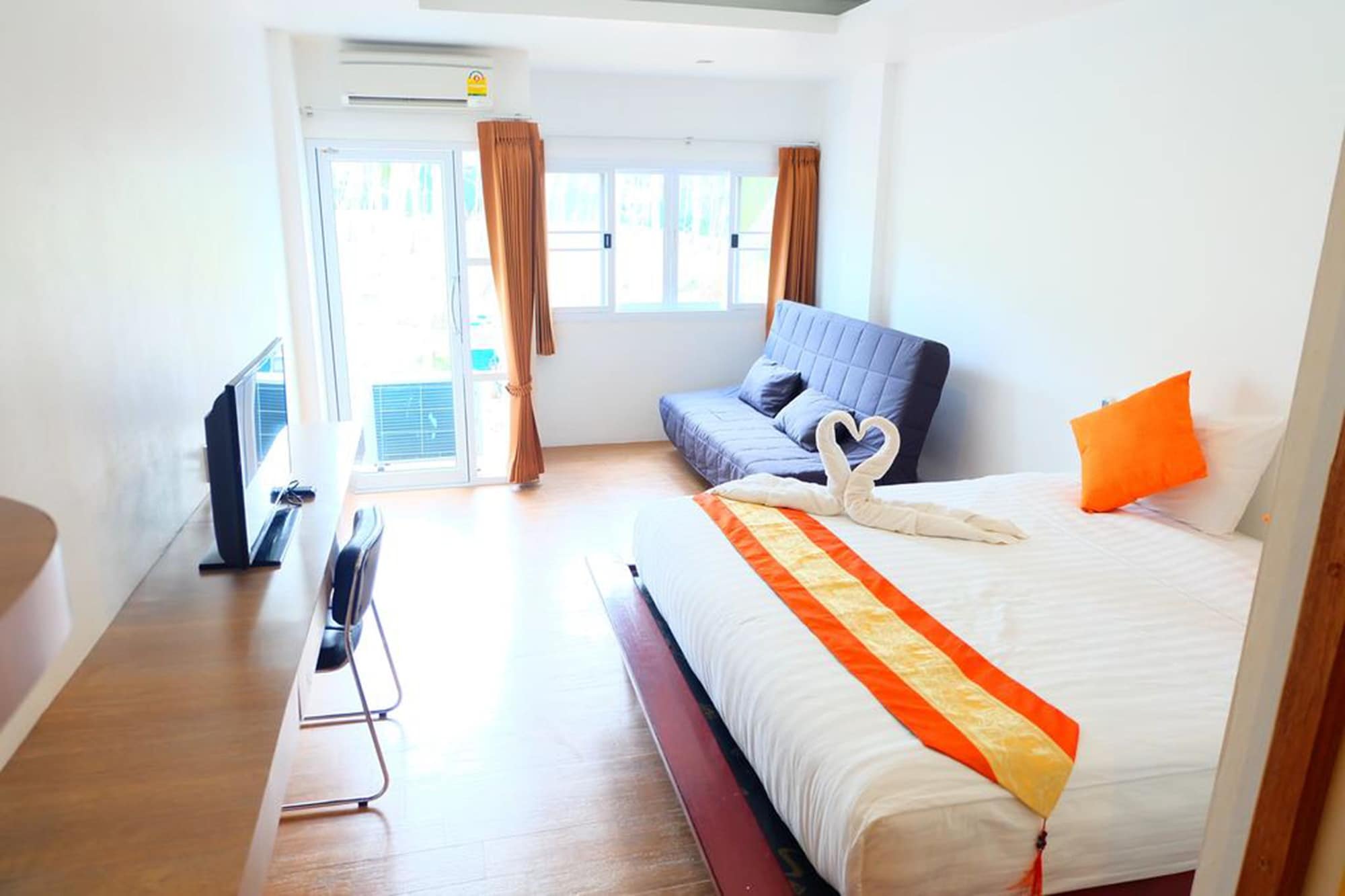 ROOM, QUEEN BED, GARDEN VIEW