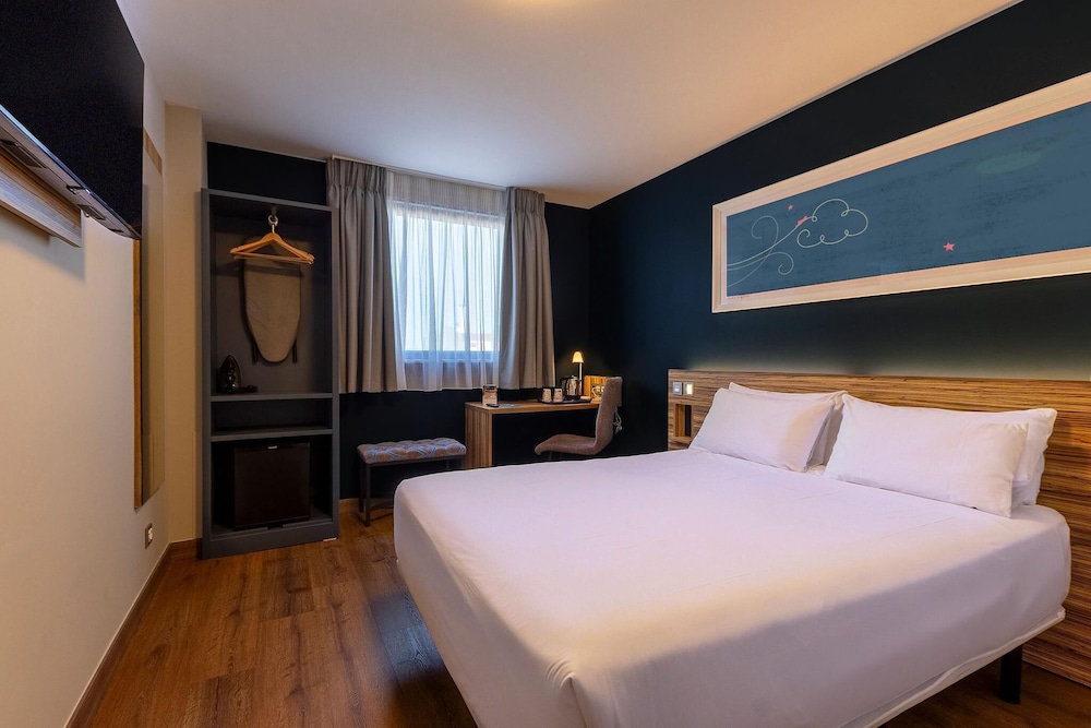 Travelodge Barcelona Poblenou 32/68