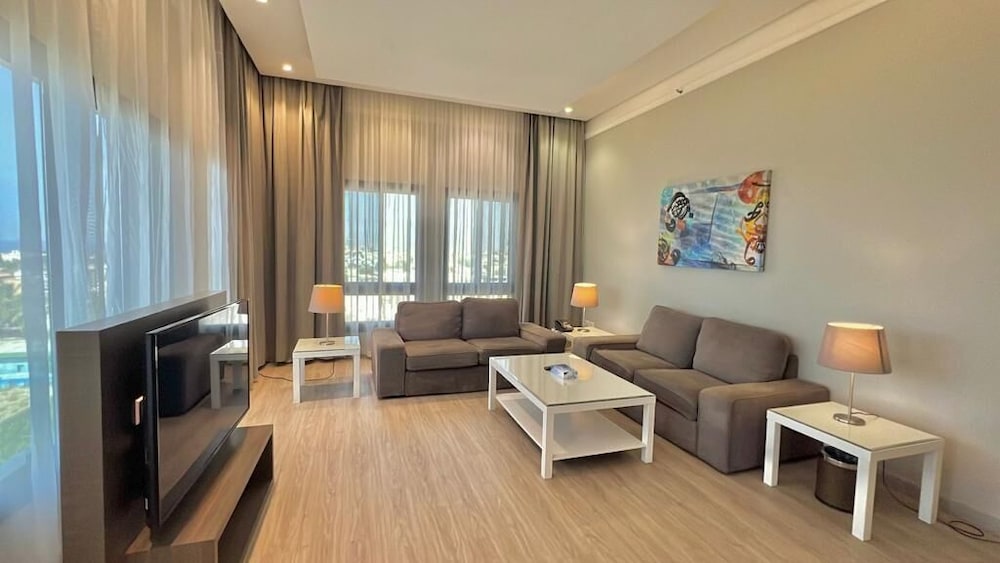 كورنيش لورين سويتس(Loren Suites Corniche) 27/50