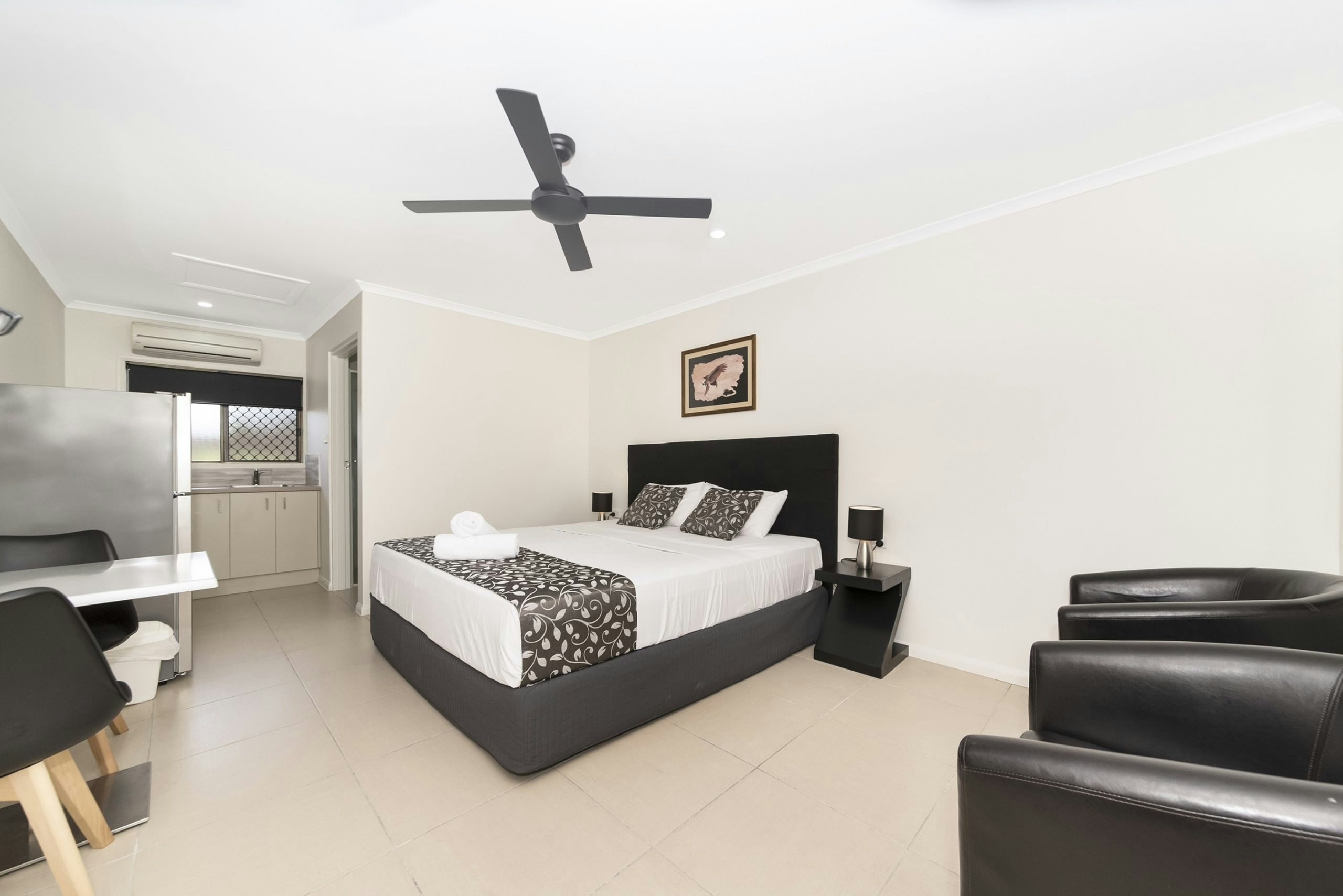 Cascade Motel in Townsville 1/5