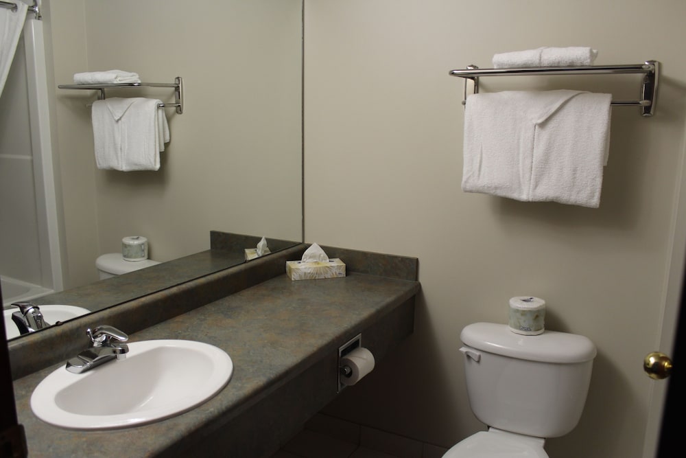 Foxwood Inn and Suites 33/38