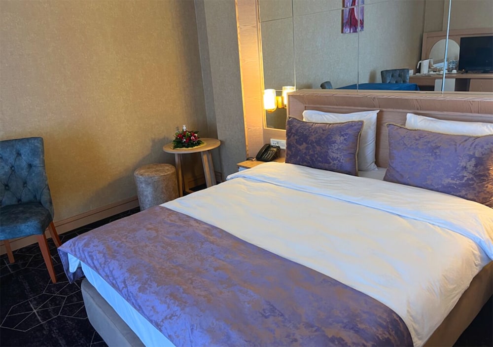 EXECUTIVE, DOUBLE BED