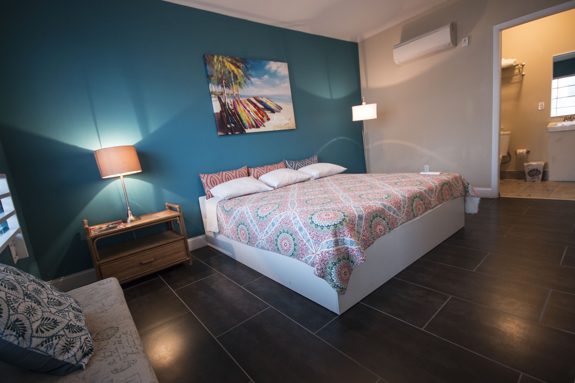 ROOM, KING BED