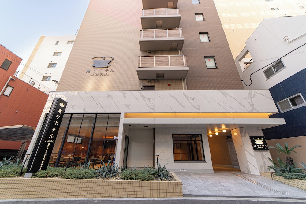 Cinnamon Hotel 3/58