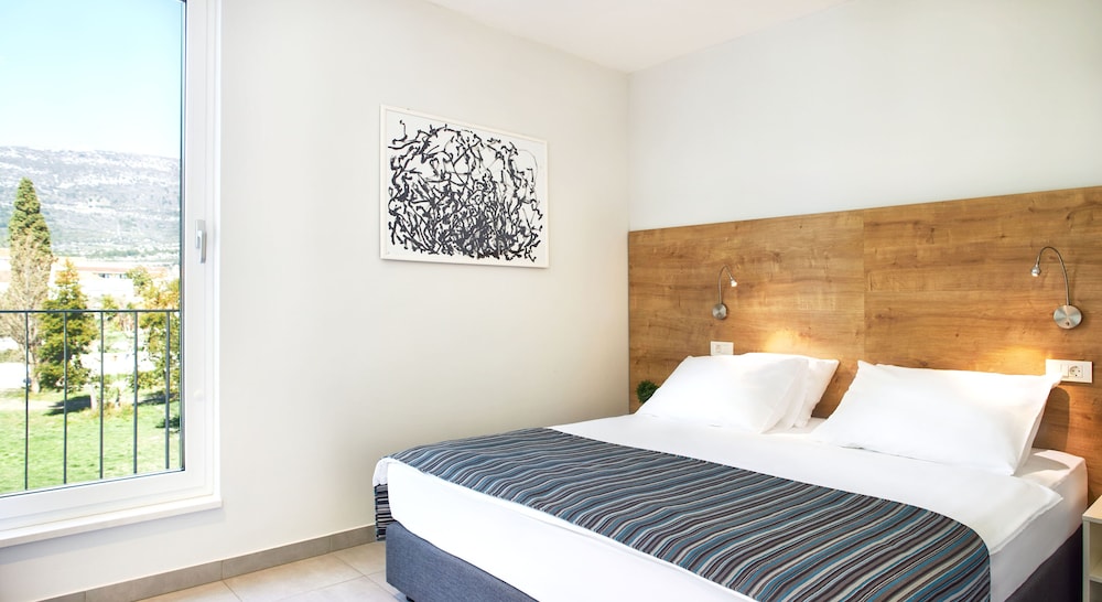 HOTEL STACIJA 10/64