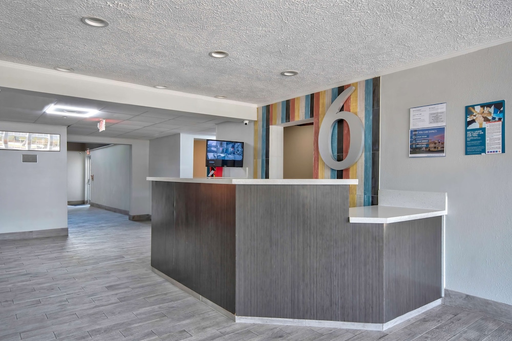 Motel6 Stafford, TX – SW Houston - Sugarland photo4