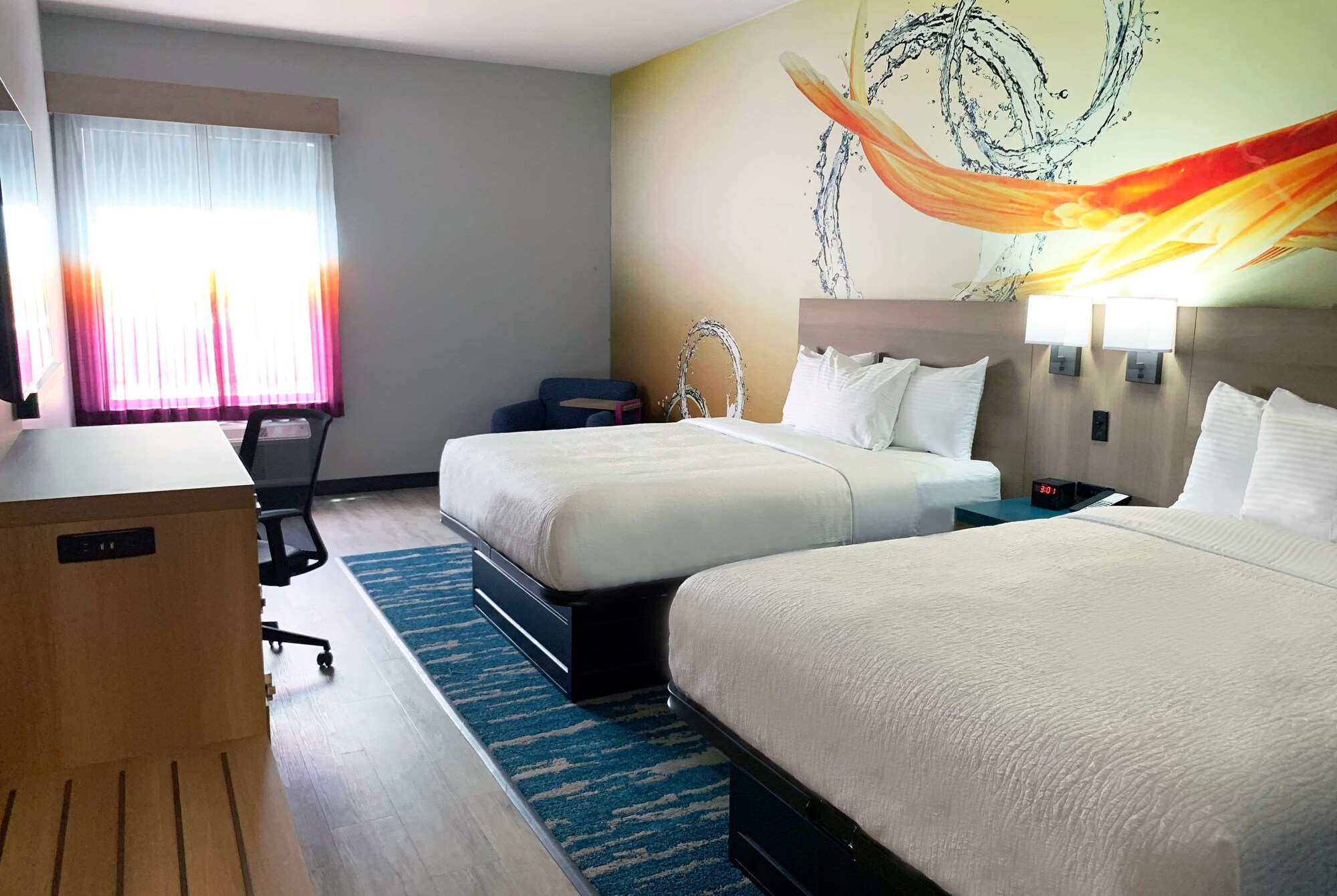 Standard, Single, 2 Queen Beds