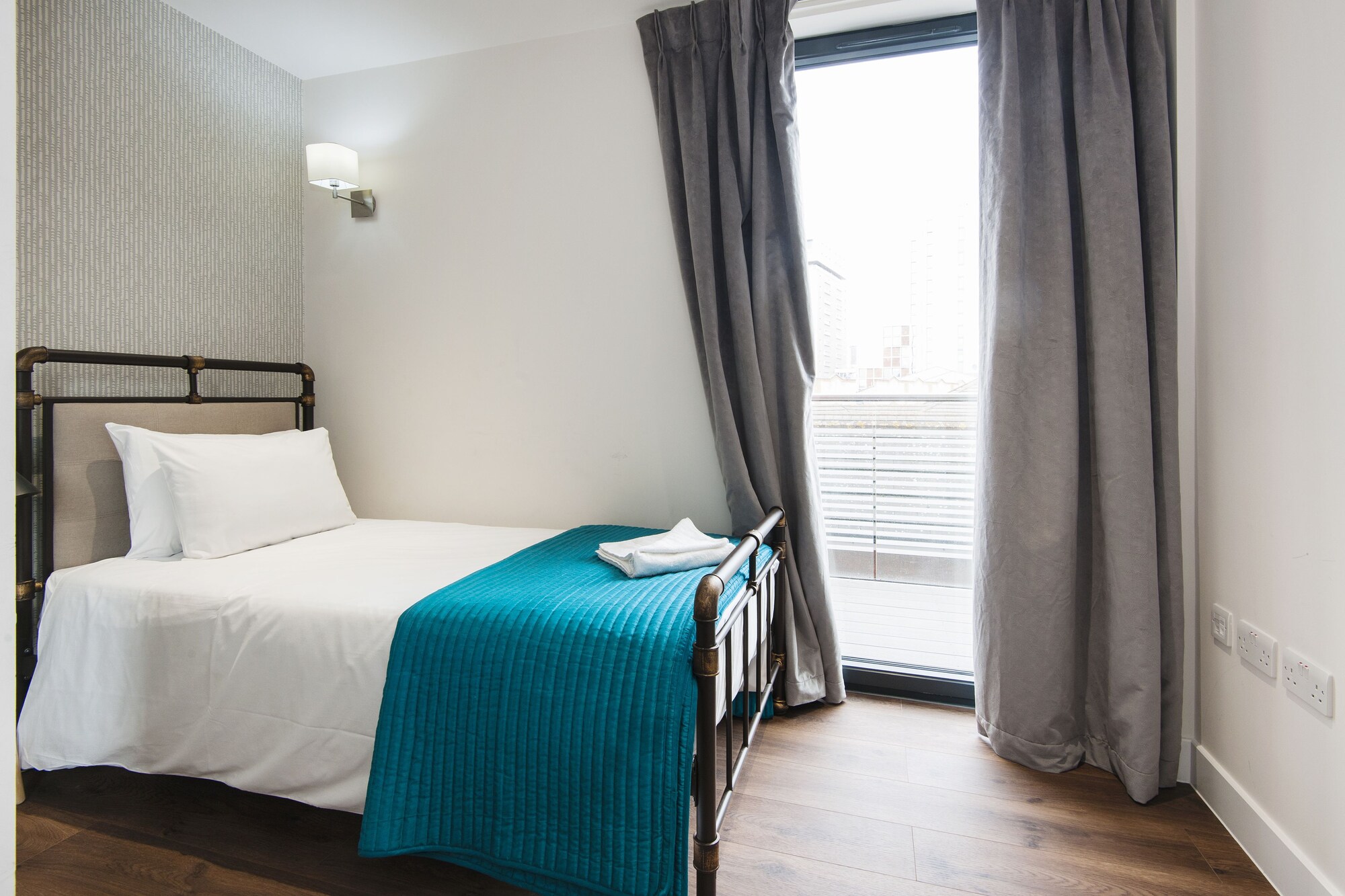 شقة ديلوكس بغرفتي نوم مفردة بسرير مزدوج، Twyne House Apartments 5/7