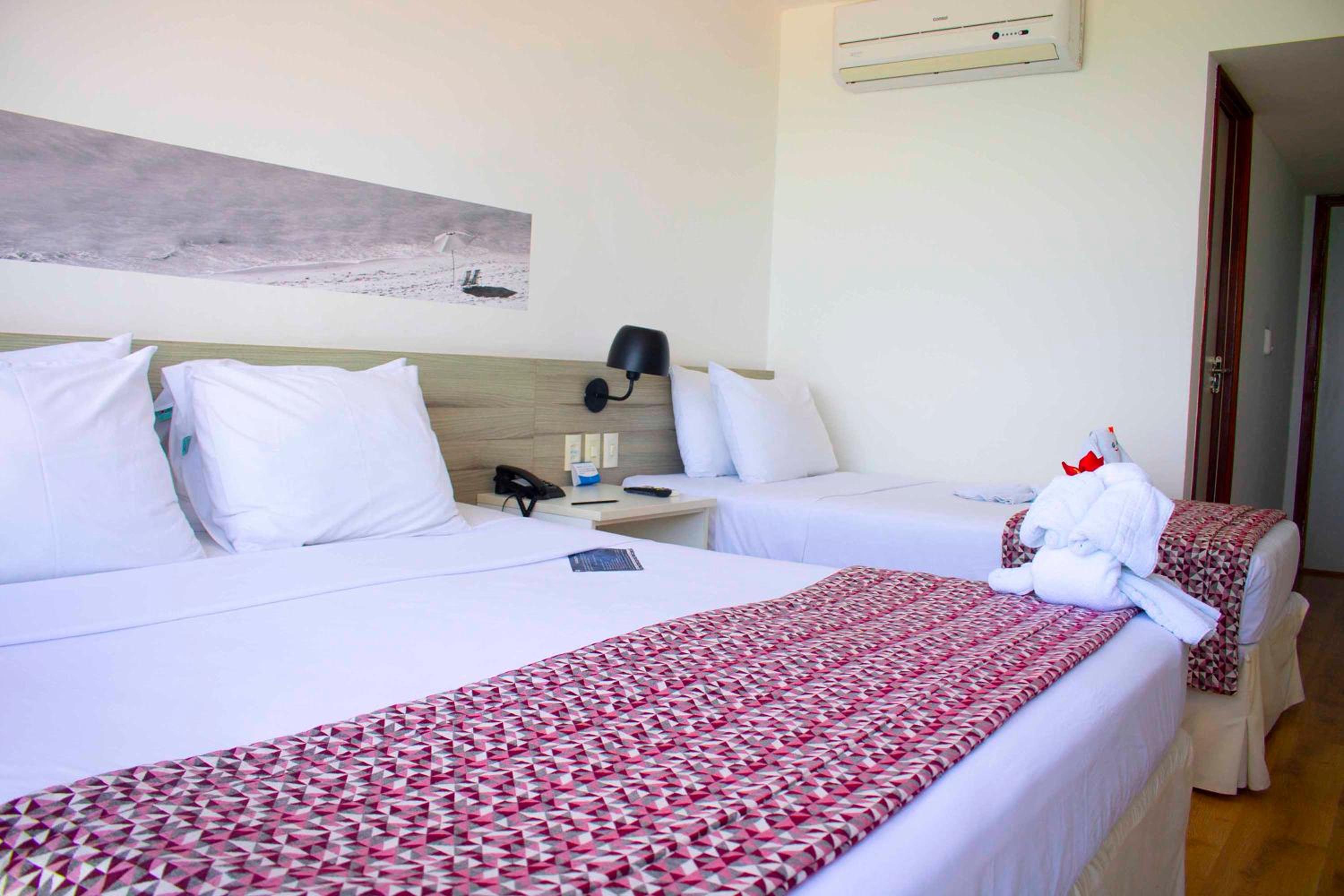 Room, 1 Queen and 1 Single Bed, Sea View