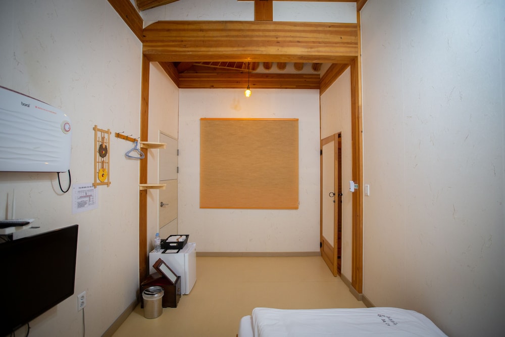 Nabijam Hanok Hotel 58/61