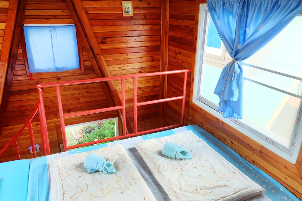 A Houses Homestay 69/90
