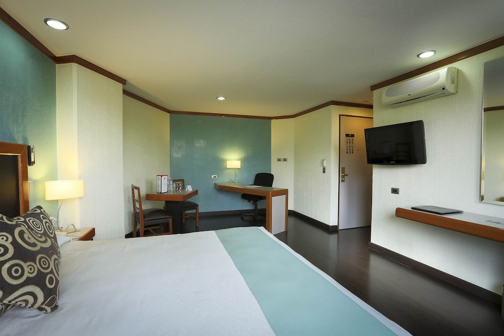 Hotel Abastos Plaza 14/68