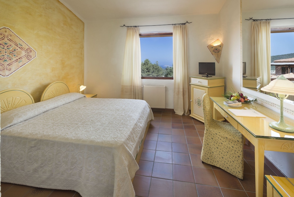 Myo Hotel Rocce Sarde 6/25