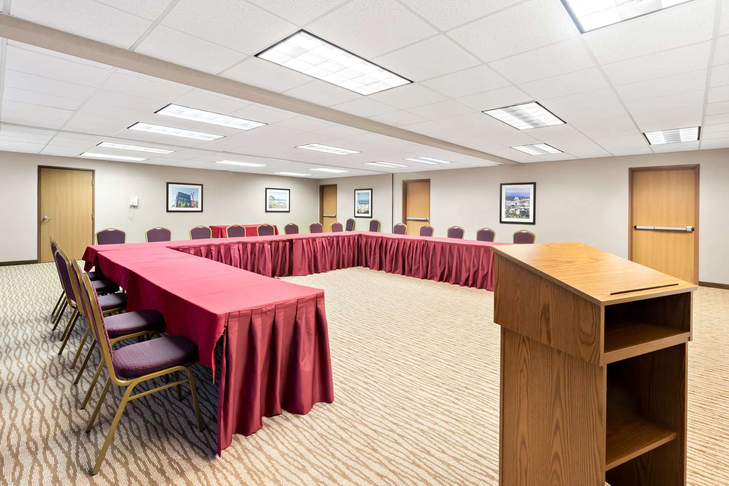 Comfort Suites Portland Airport 33/39