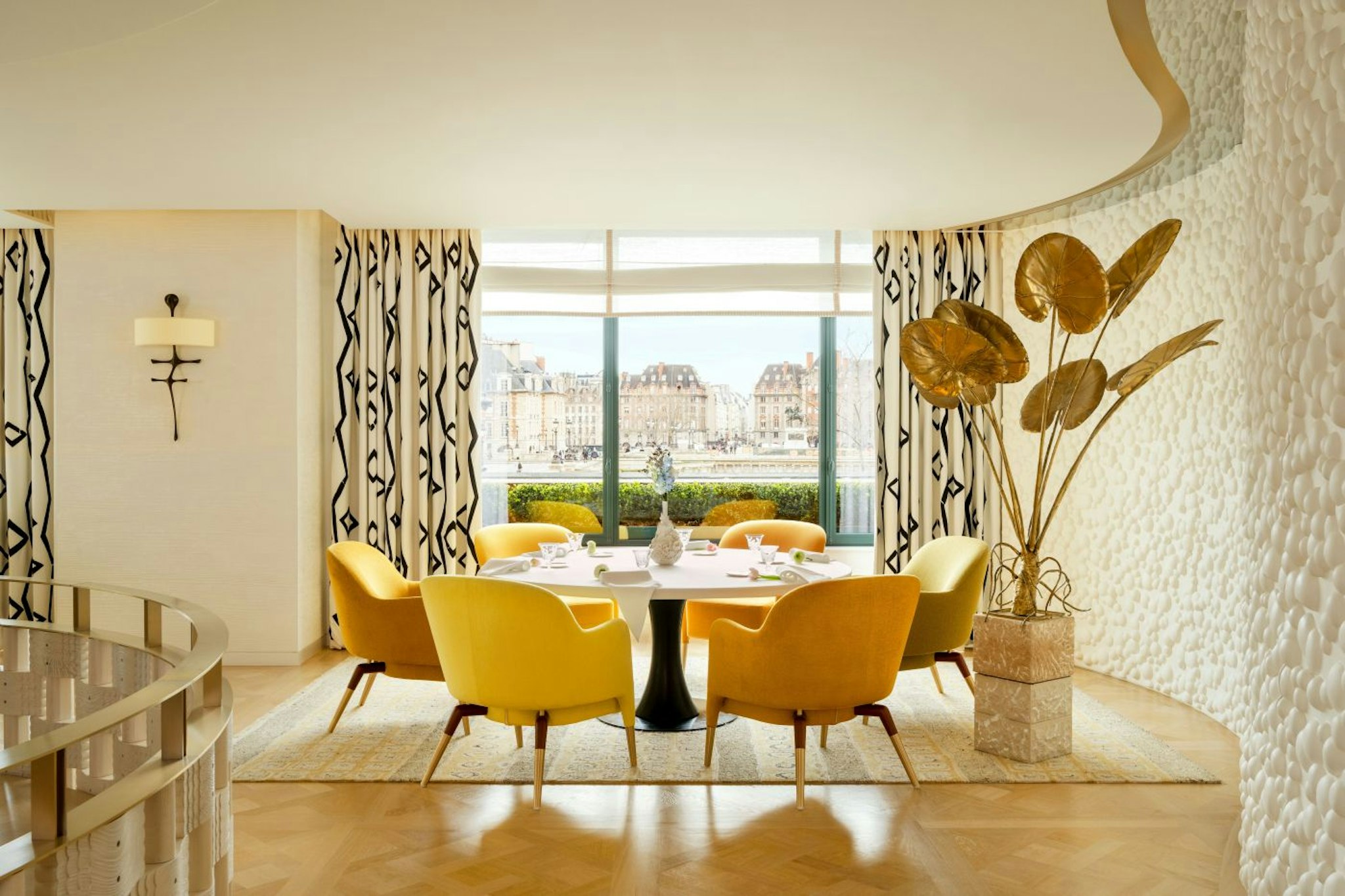 Cheval Blanc Paris 15/24